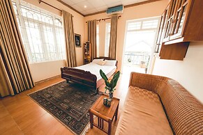 Hillside Homestay Hue - Em Room top Apartment