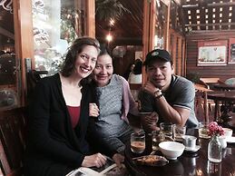 Hillside Homestay Hue - Em Room top Apartment