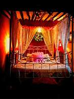 Romantic Getaway to Cuenca at La Quinta de Malu