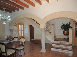 Charming Villa With Pool in Algaida