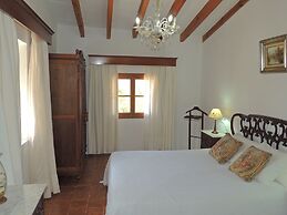 Charming Villa With Pool in Algaida