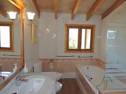 Charming Villa With Pool in Algaida