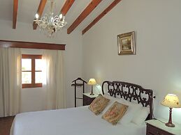 Charming Villa With Pool in Algaida