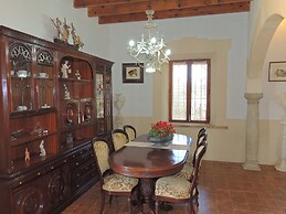 Charming Villa With Pool in Algaida