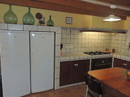 Charming Villa With Pool in Algaida