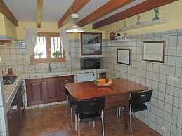 Charming Villa With Pool in Algaida