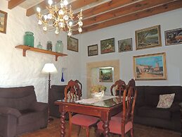 Charming Villa With Pool in Algaida