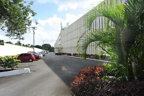 Ground Floor Apartment Located in Hometown, 5 min Walk to the Beach