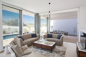 Villa Prol19, Beautiful 3bdr Protaras Villa With Pool, Close to Fig Tr