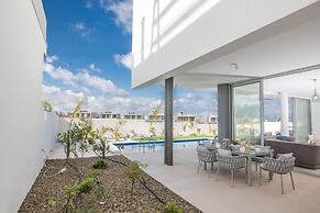 Villa Prol26, Stunning 3bdr Protaras Villa With Pool, Close to Fig Tre