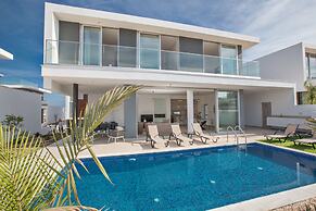 Villa Prol20, Contemporary 3bdr Protaras Villa With Pool, Close to the
