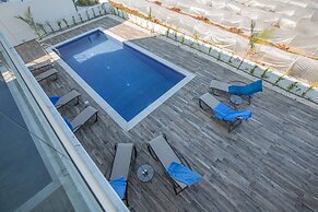 Villa Prol17, Exquisite 5bdr Villa With Pool, Close to Fig Tree Bay Be