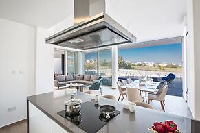 Villa Prol17, Exquisite 5bdr Villa With Pool, Close to Fig Tree Bay Be