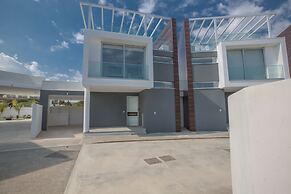 Villa Prol23, New and Modern 2bdr Protaras Villa With Pool, Close to t