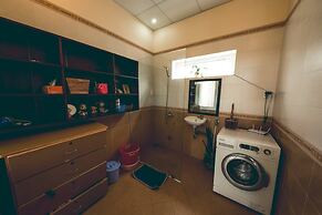 Hillside Homestay Hue - Top Apartment