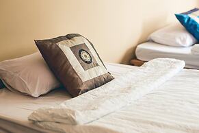 Hillside Homestay Hue - Top Apartment