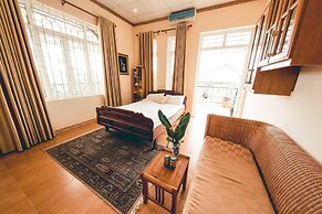 Hillside Homestay Hue - Top Apartment
