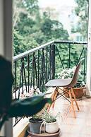 Hillside Homestay Hue - Top Apartment