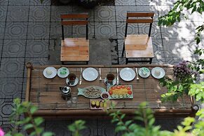 Hillside Homestay Hue - Mansion Room