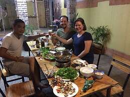 Hillside Homestay Hue - Silk Room