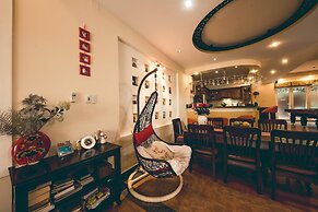 Hillside Homestay Hue - Silk Room