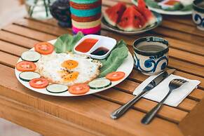 Hillside Homestay Hue - Silk Room