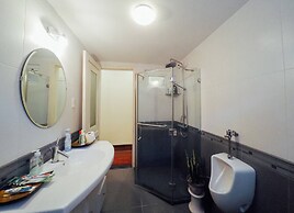 Hillside Homestay Hue - Silk Room