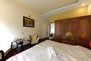 Hillside Homestay Hue - Silk Room