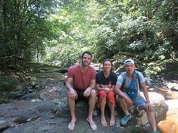 Hillside Homestay Hue - Silk Room