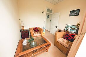 Hillside Homestay Hue - Triple Room top Apartment