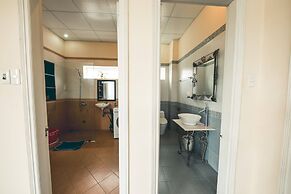 Hillside Homestay Hue - Triple Room top Apartment