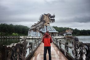 Hillside Homestay Hue - Triple Room top Apartment