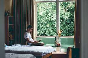 Hillside Homestay Hue - Triple Room top Apartment