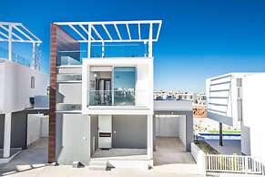 Villa Prol25, Beautiful 2bdr Protaras Villa With Pool, Close to Fig Tr