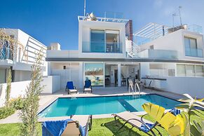 Villa Prol25, Beautiful 2bdr Protaras Villa With Pool, Close to Fig Tr