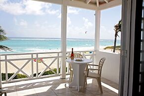 This is a Beachfront 3 Bedroom, 3 Bathroom Villa, Family-friendly Acti