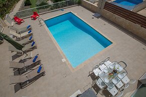 Protaras Mesogeios Villa Me16 Beachfront Villa in Protaras Center