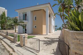 Protaras Mesogeios Villa Me16 Beachfront Villa in Protaras Center
