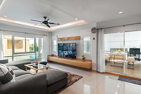 Luxury Pool Villa 6BR