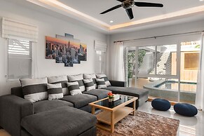 Luxury Pool Villa 6BR