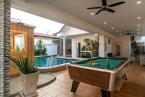 Luxury Pool Villa 6BR