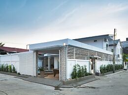 Luxury Pool Villa 6BR