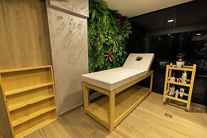 Ames Hotel & SPA