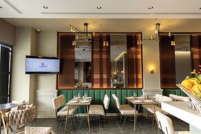 Ames Hotel & SPA