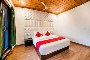 Goroomgo Blue Moon Bhimtal