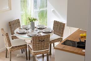 Four Seasons Apartment by Renters