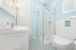 Four Seasons Apartment by Renters