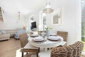 Four Seasons Apartment by Renters