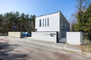 Four Seasons Apartment by Renters