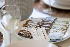 Four Seasons Apartment by Renters